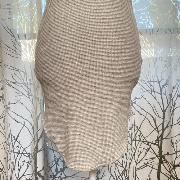 H:ours Racer gray waffle knit racerback bodycon mini dress - Picture 6 of 10